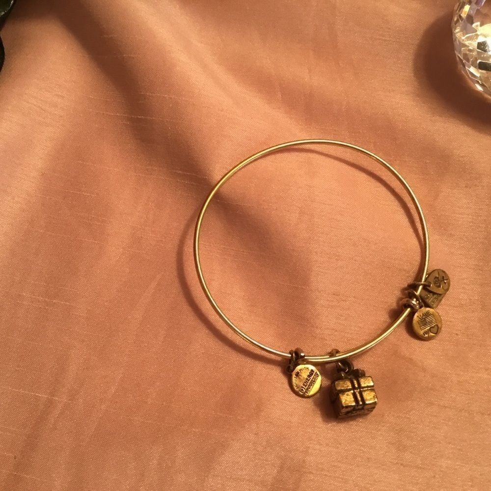 Alex and Ani Goldtone Bangle wi/Gift Charm